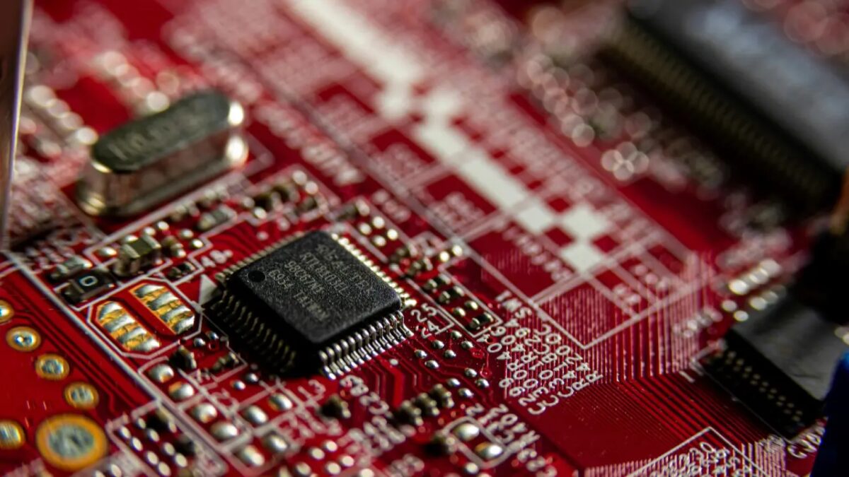 «Электронный душ» помог Empa выращивать пьезоплёнки на изоляторах