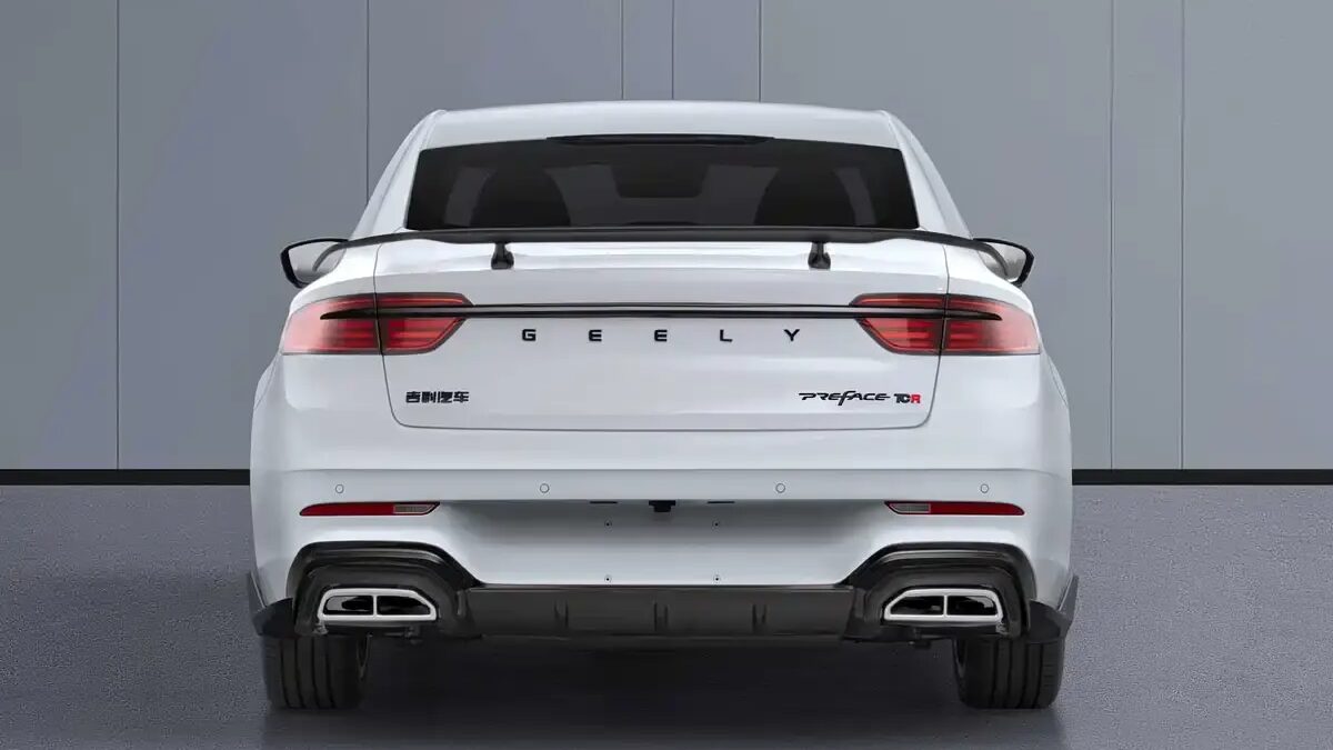 Geely рассекретила спортивный Preface TCR с 290 л.с. и задним антикрылом 3 Задняя часть автомобиля Geely Preface TCR белый