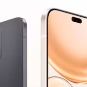 Смартфоны Honor Play 11 Pro сзади и спереди