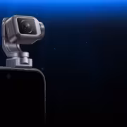 Камера Honor Robot Phone в космическом фоне