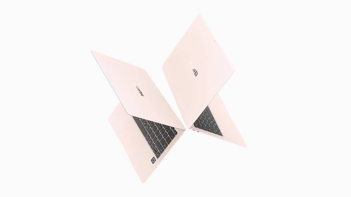 Розовый ноутбук Huawei MateBook Pro с клавиатурой