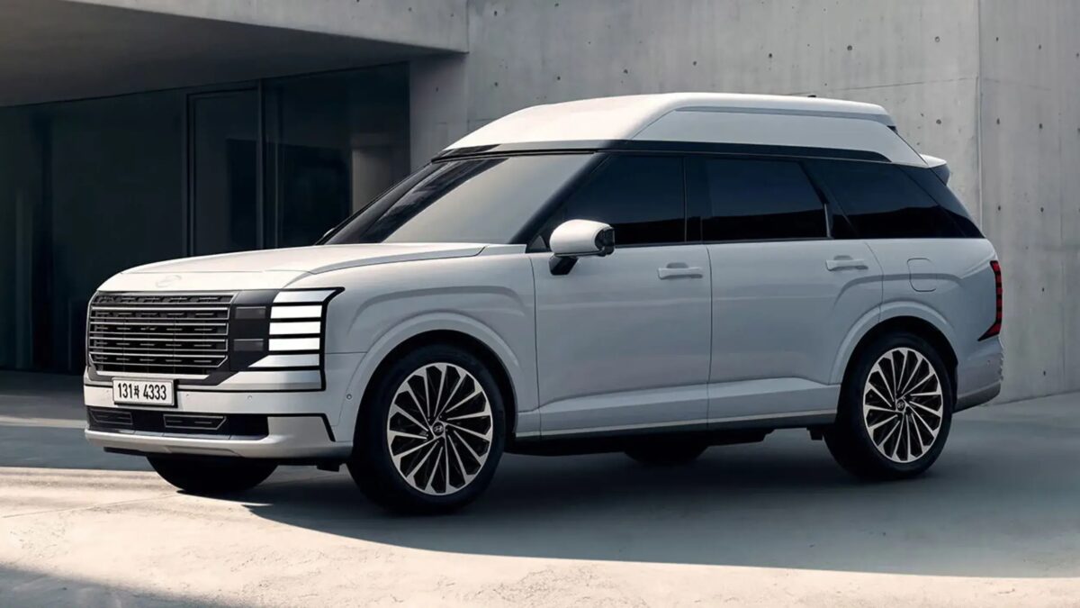 Hyundai Palisade 2027 получил высокую крышу и новые версии 5 Новый Hyundai Palisade 2027 черный цвет крышка багажника