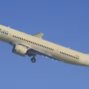 самолет Boeing MC-21-300 в полёте системa защиты от пожара