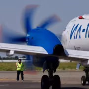Ил-114-300 смогут поставить на замену старым турбовинтовым самолётам на региональных линиях 1 Самолет Ил-114-300 и носитель на аэродроме