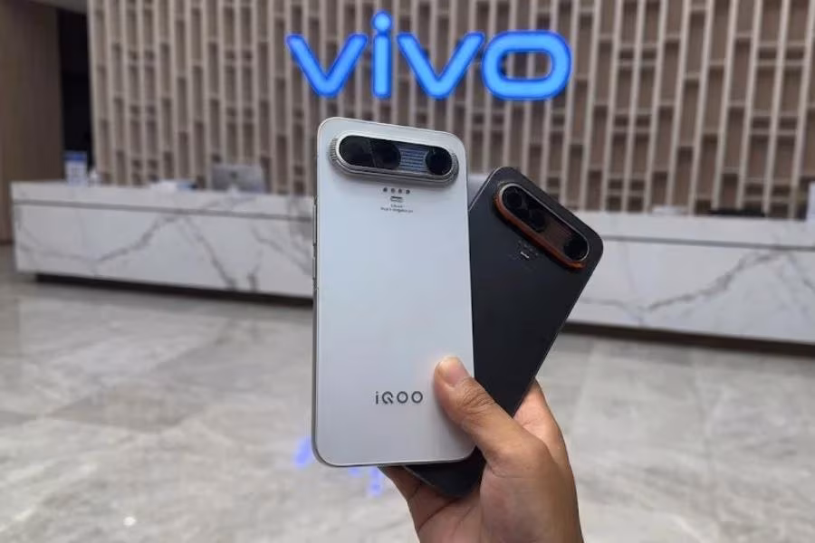 iQOO показала концепт-смартфон X с батареей 15 000 мА·ч и экраном 240 Гц