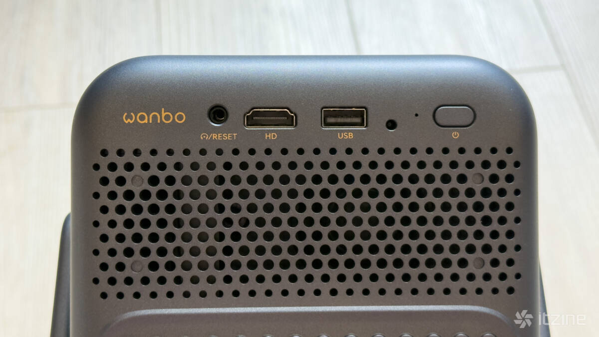 Верхняя часть портативного проектора Wanbo ToGo Pro с разъемами