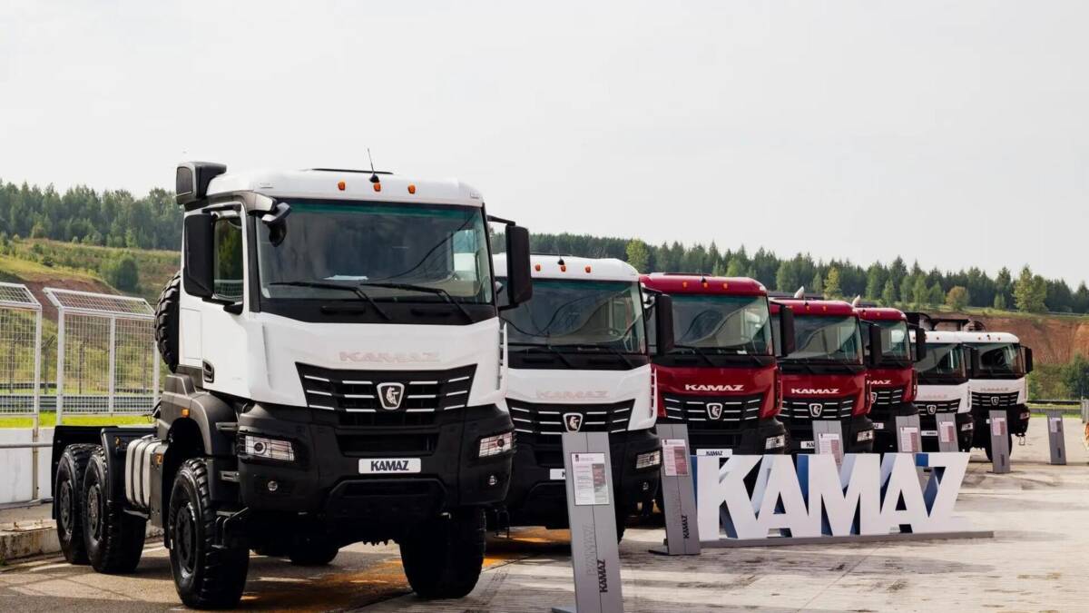 КамАЗ устроил проверку тягачам К5 на KazanRing для крупнейших перевозчиков Татарстана 1 КамАЗ устроил проверку тягачам К5 на KazanRing для крупнейших перевозчиков Татарстана