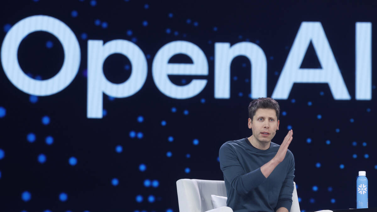 Кольцеобразный смарт-динамик OpenAI оценили в $300—400