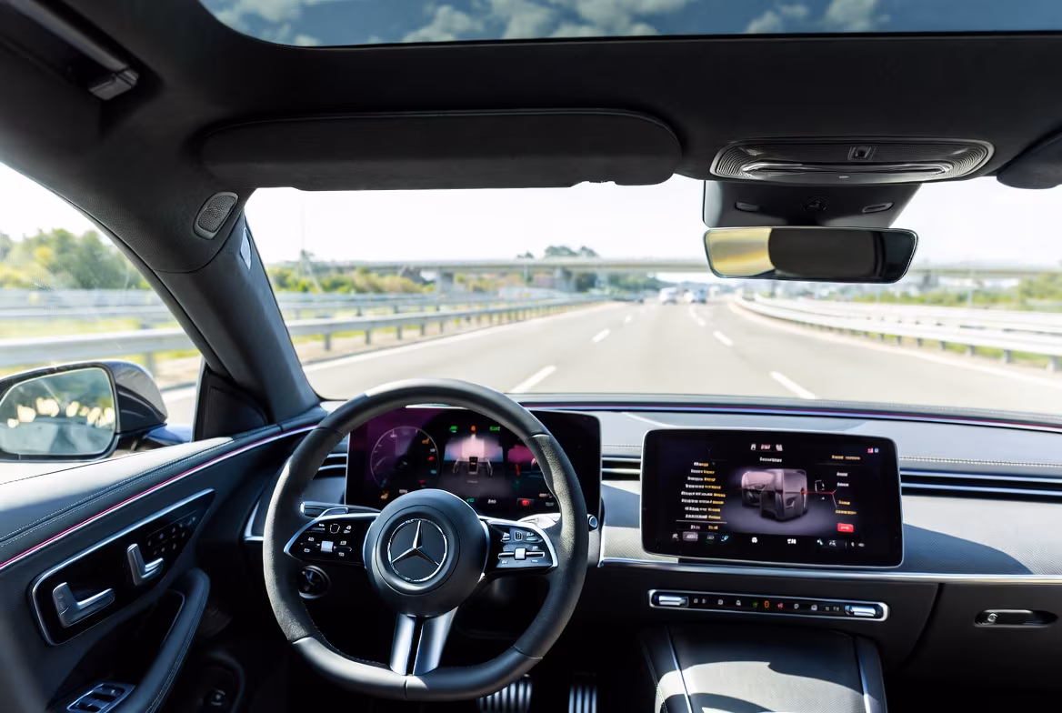 Mercedes-Benz возвращает физические кнопки после перегиба с экранами 1 Mercedes-Benz возвращает физические кнопки после перегиба с экранами