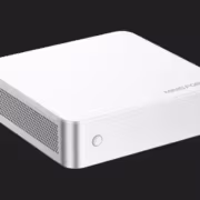 Мини-ПК Minisforum M1 с корпусом белого цвета