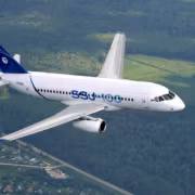 Самолёт Airbus A350 и хвостовая часть самолёта Airbus A350