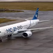 Самолёт МС-21 на авиасалоне