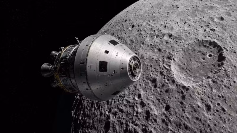 Космический корабль NASA возле Луны 2028 год