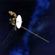 NASA продлила миссию Voyager 2 ещё на 1 год после отключения части систем 2 Миссия Voyager 2 включает антенну и научные приборы на орбите космоса