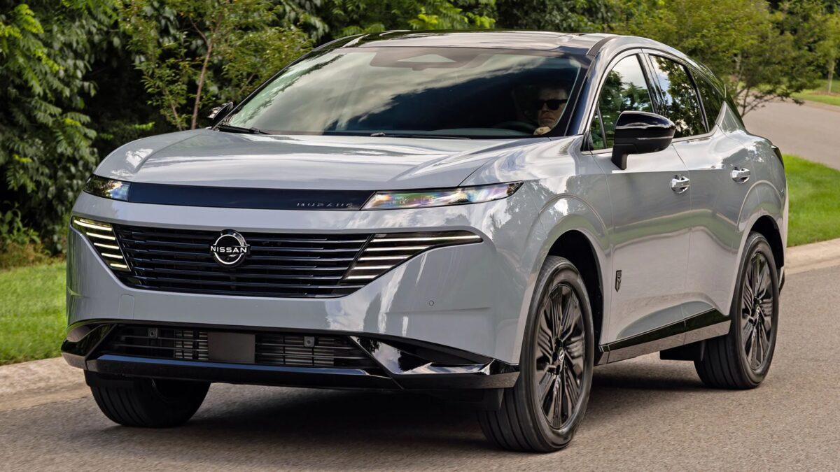 Nissan Murano 2027 получил версию Dark Armor и лишился самой дешёвой комплектации
