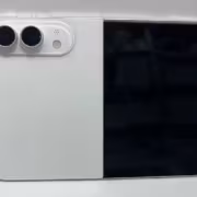 Новые фото макета iPhone Ultra показали складной iPhone Apple со всех сторон 3 Модель складного iPhone Ultra с двойной камерой и дисплеем