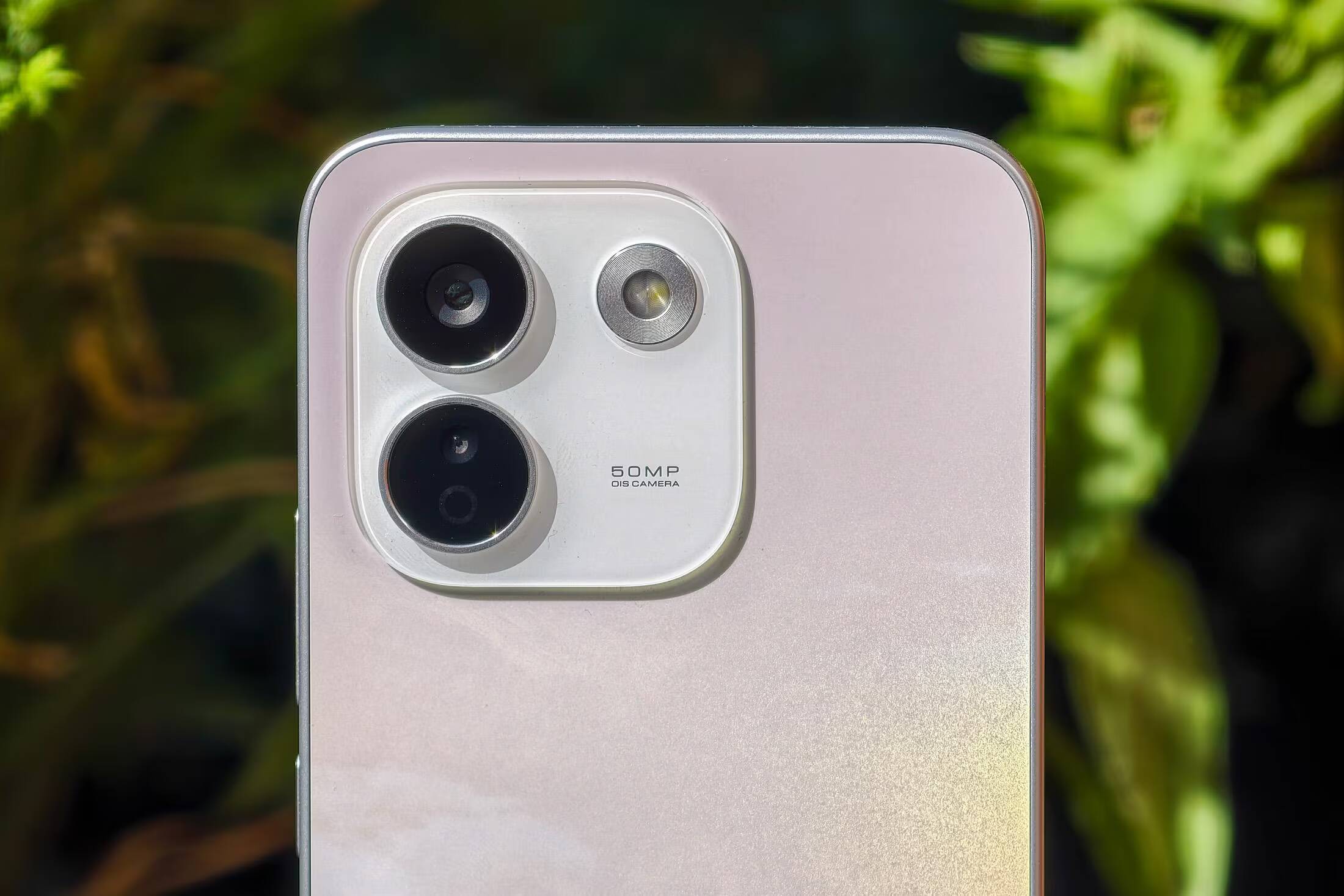 Новый смартфон Redmi Xiaomi держит заряд до трех дней 1 Новый смартфон Redmi Xiaomi держит заряд до трех дней