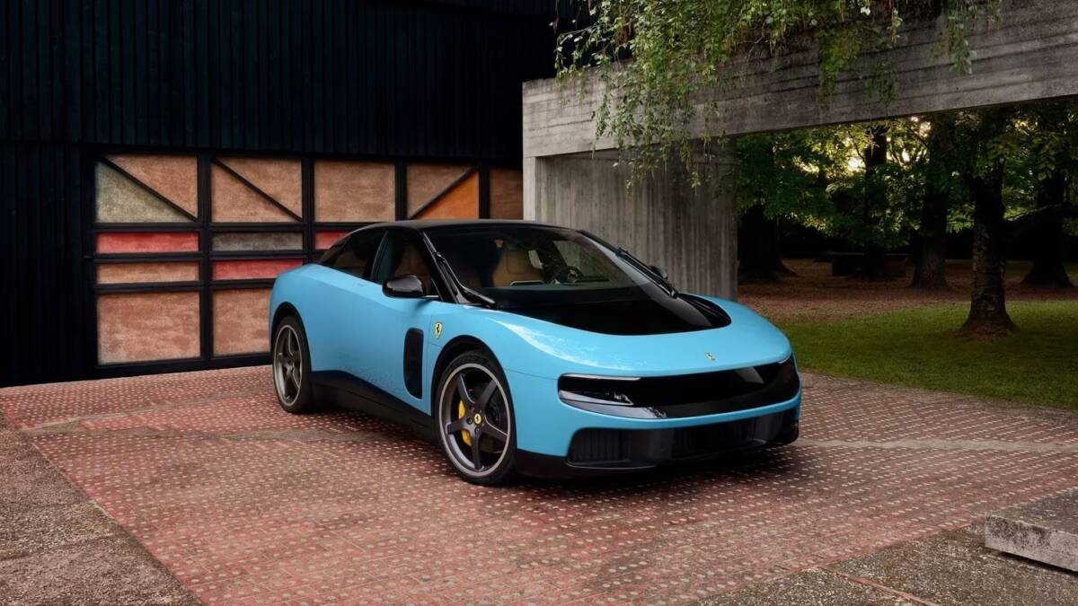 Первая серийная Ferrari Luce ушла за $40 млн