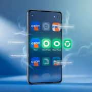 Приложения Ozon вернулись в Google Play после апелляции 1 экран смартфона с приложениями Ozon и сообщениями о модерации