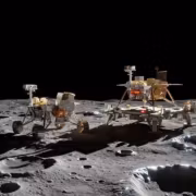 Луноходы российские на поверхности Луны радиус 50-100 км
