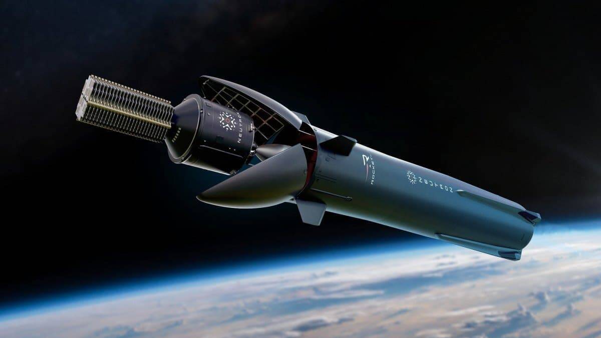 Rocket Lab получила рекордные $234 млн выручки и нарастила портфель заказов до $2,36 млрд 3 Ракета Rocket Lab в космосе и Земля на заднем плане