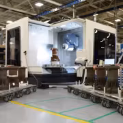Космическая электроника Rocketdyne внутри фабрики