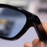 Samsung показала intelligent eyewear с записью, переводом и до 9 часов работы 2 Очки Samsung с камерой и дисплеем