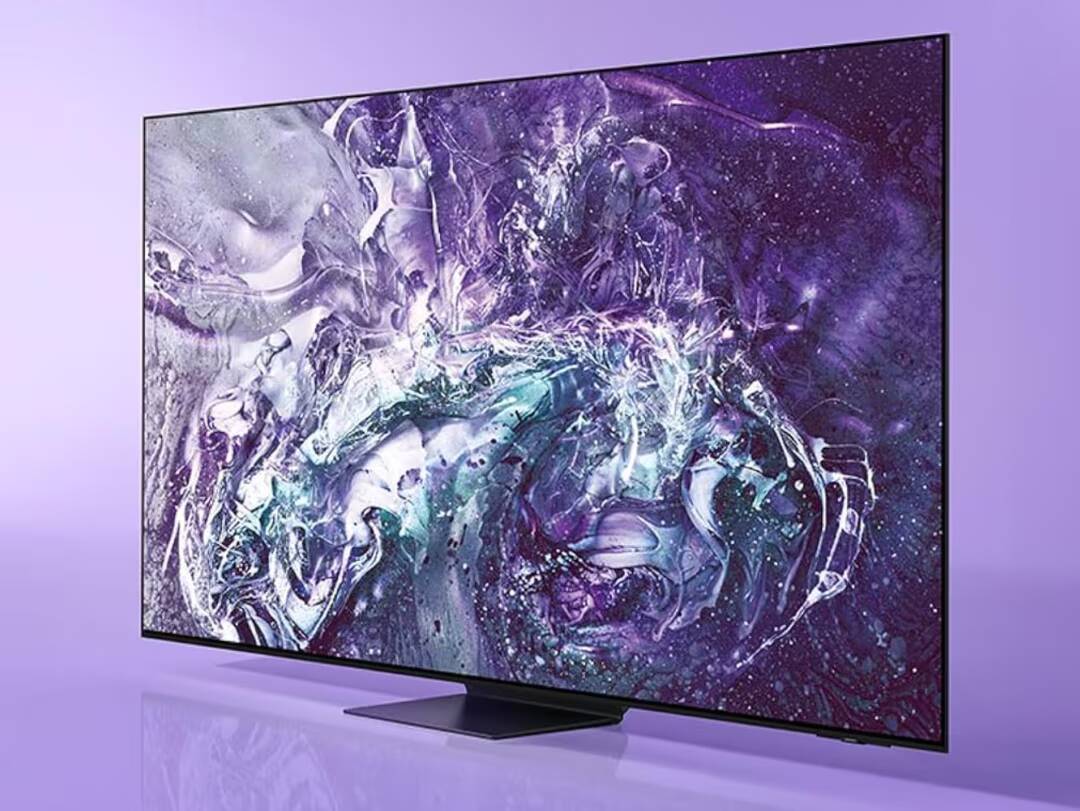 Лучшие телевизоры 2026 года: OLED, Mini-LED и модели с лучшим соотношением цены и качества 4 Современный телевизор OLED с изображением космоса