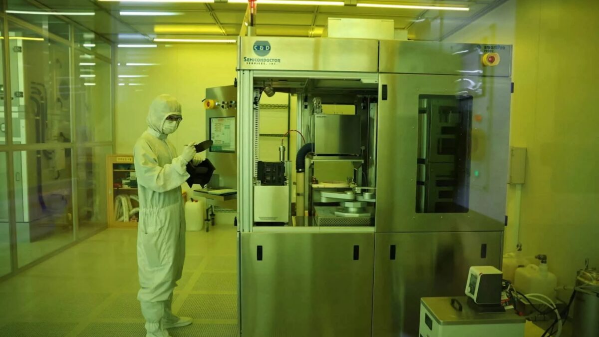 SK hynix вложит 54 трлн вон в два новых завода памяти для ИИ 1 SK hynix вложит 54 трлн вон в два новых завода памяти для ИИ