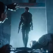 Киберпанк стильная фигура с оружием Last Sentinel