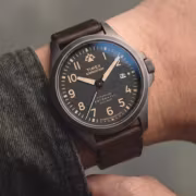 Timex выпустила титановые field watch с водозащитой 200 м 1 наручные часы Timex Expedition с кожаным ремешком и титановым корпусом