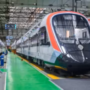 ТМХ показал поезд «Иволга 5.0» с 97% отечественных комплектующих 1 поезд Иволга 5.0 внутри современного железнодорожного депо
