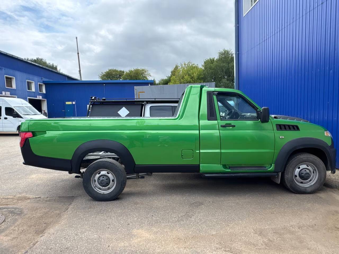 Зелёный пикап-кузов УАЗ «Профи» с композитными бортами