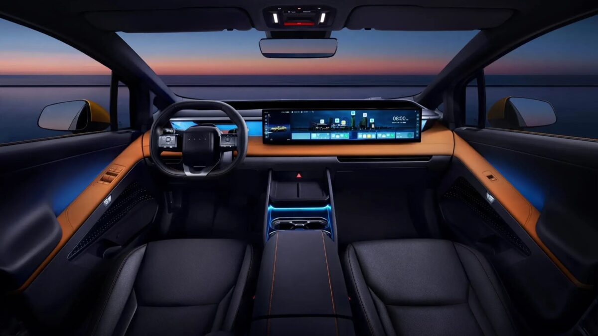Интерьер Hyundai Ioniq V в салоне автомобиля