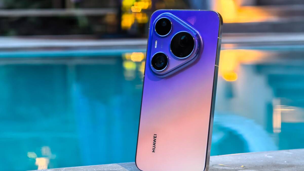 В Переделкине впервые устроят резиденцию для фотографов на смартфонах Huawei 4 Синяя камера Huawei на смартфоне на фоне городских огней