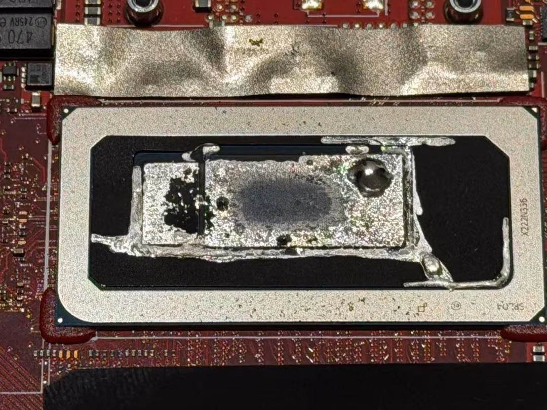 Владелец игрового Asus заменил жидкий металл на термопасту и поднял FPS 2 Заданная видеокарта Asus с заменой термопасты