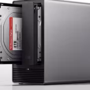 Xiaomi начала продажи своего первого NAS с памятью до 60 ТБ 1 NAS Xiaomi с двумя жёсткими дисками и вентиляторами