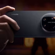 Молния Xiaomi 13 Ultra с тремякамерами