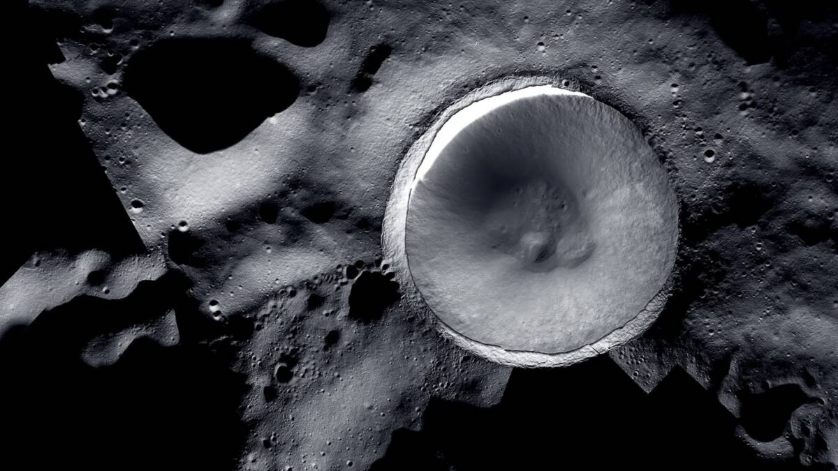 Земные грибы могут выжить до 7 дней у южного полюса Луны, выяснили в NASA 2 Модель Луны с кратерами и нагорьямиNASA