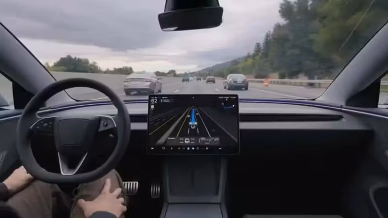 43 видео со спящими водителями Tesla привлекли внимание американского регулятора