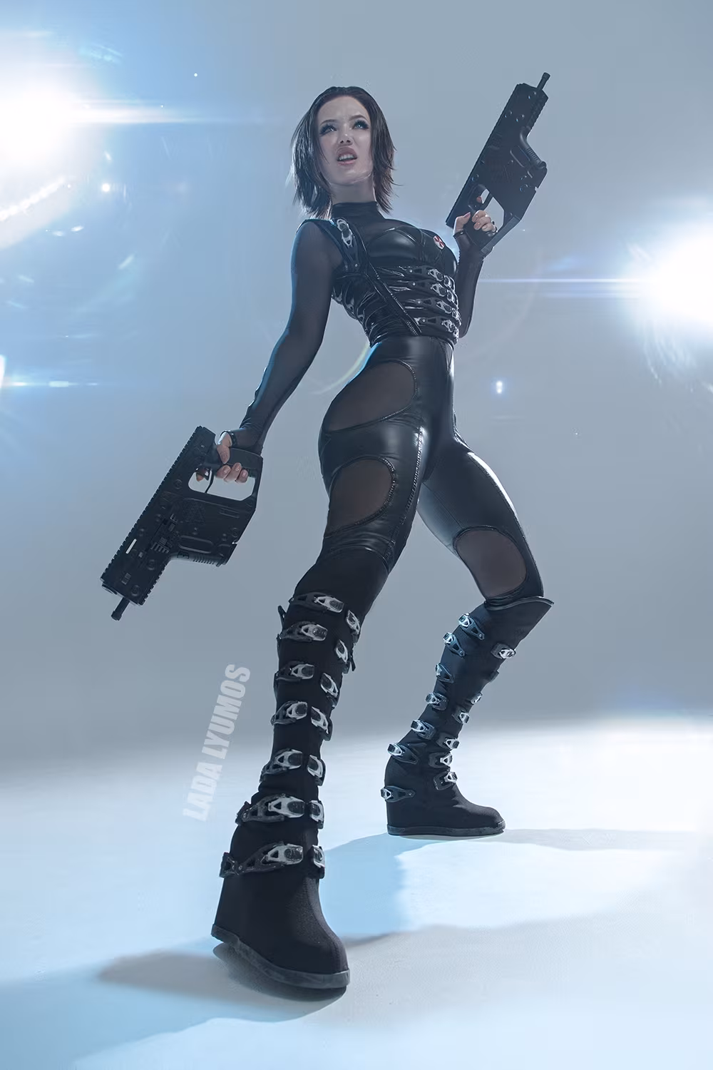 Россиянка Lada Lyumos показала 18+ косплей Элис из серии фильмов Resident Evil 8 Косплей Лады Люмос в стиле Элис из Resident Evil