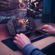 игровая настройка с ноутбуком и монитором Acer Atlas 7 Project DualPlay Mini