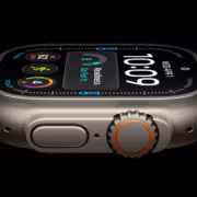 Apple показала Apple Watch Ultra 4 с датчиком сердца и батареей на 45 часов 1 Круглый корпус и черный дисплей Apple Watch Ultra 4