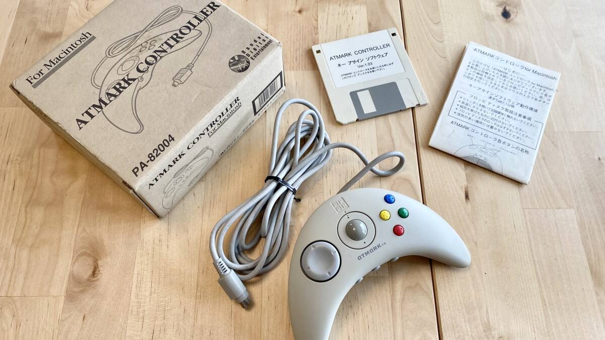 Apple тестирует два игровых контроллера с USB, Bluetooth и разной вибрацией 2 Пульт ATMARK Controller с проводом и инструкцией
