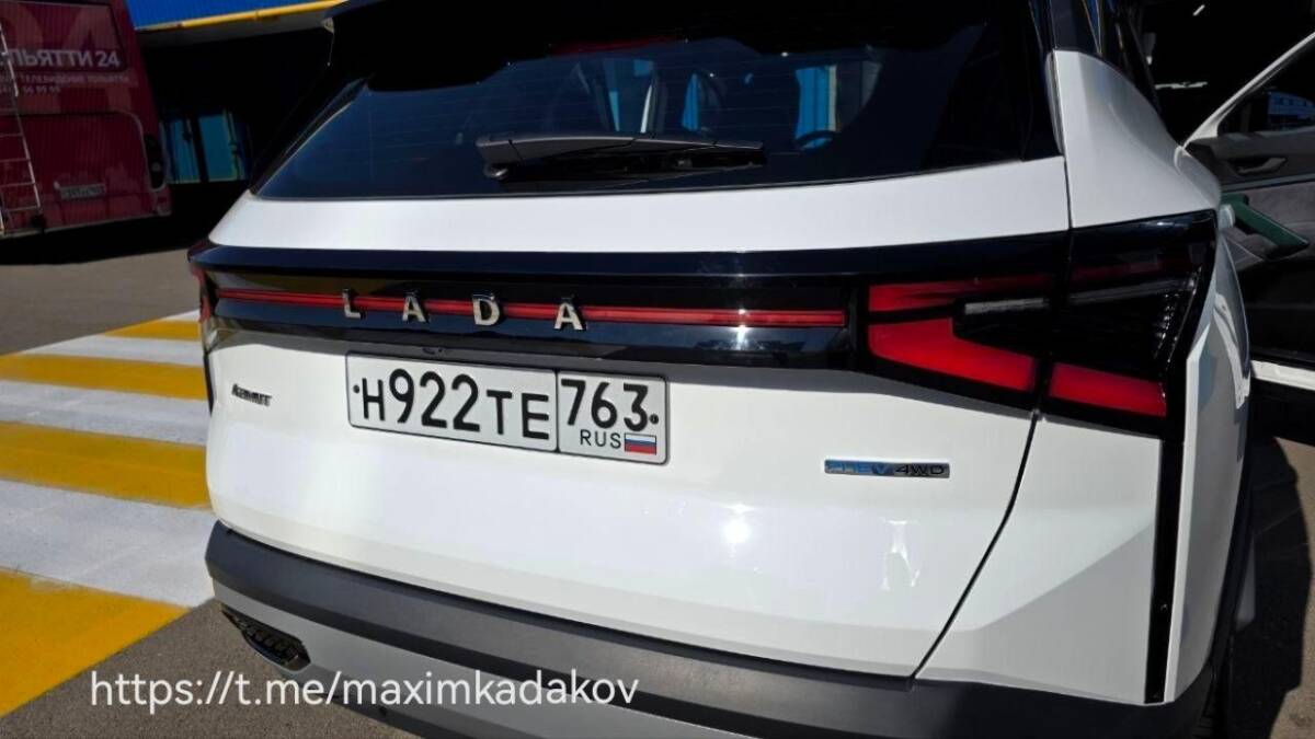 Lada Azimut разгоняется до 100 км/ч за 6 секунд в гибридной версии 1 Lada Azimut разгоняется до 100 км/ч за 6 секунд в гибридной версии