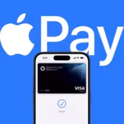 Айфон с приложением Apple Pay и картой Sapphire Reserve