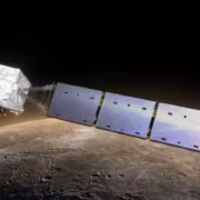 Космический аппарат BepiColombo возле Меркурия