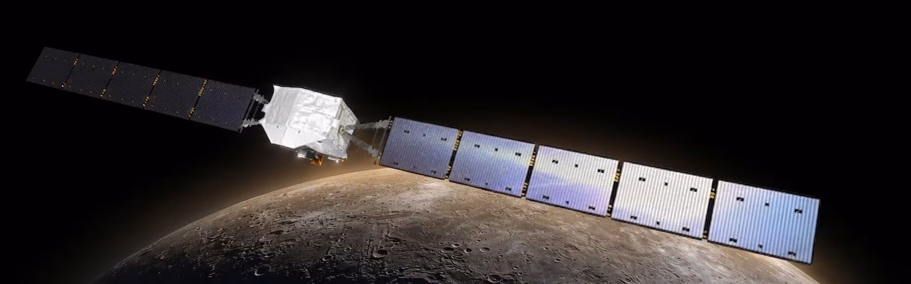 Космический аппарат BepiColombo возле Меркурия