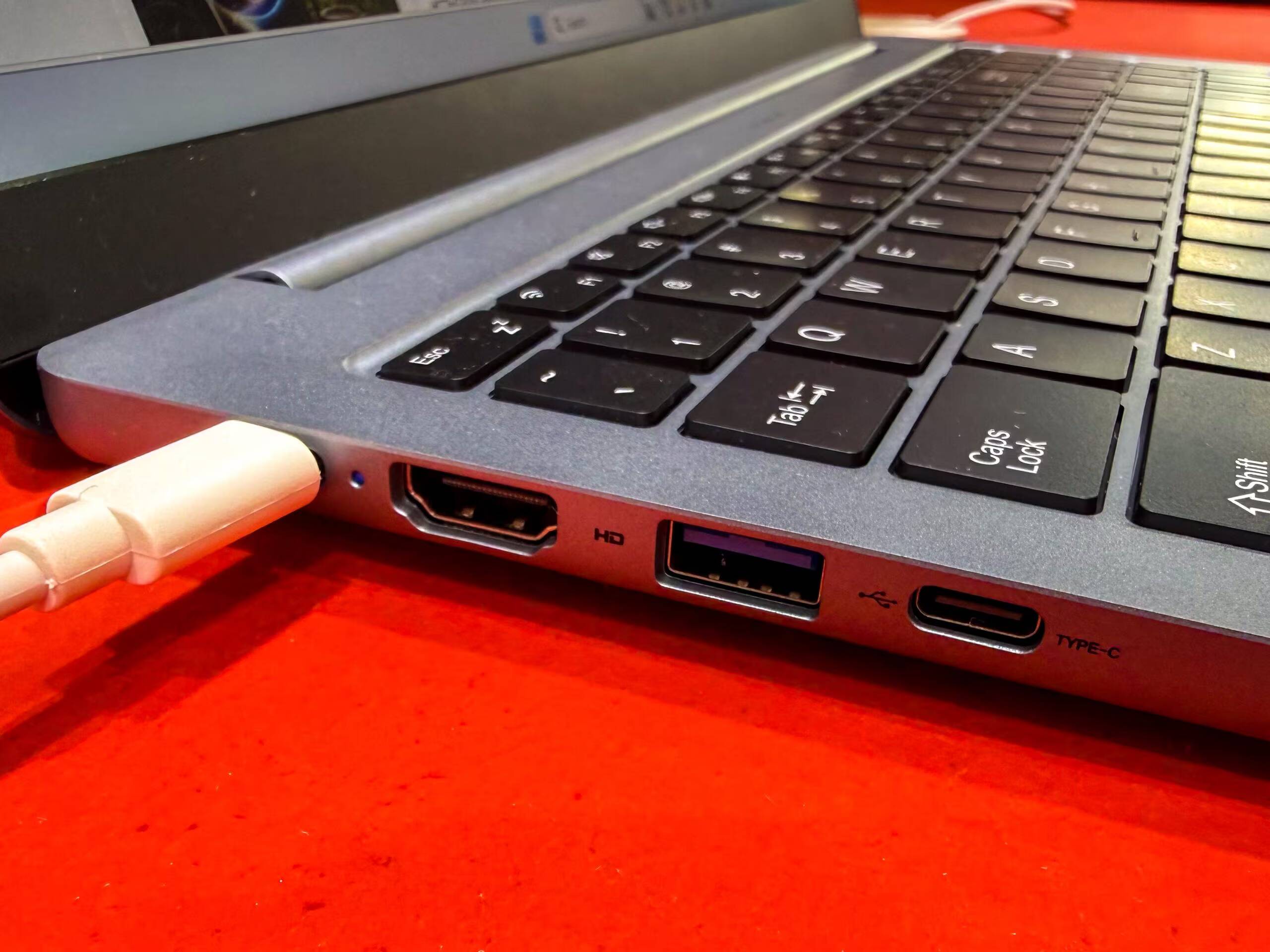 Core Ultra 9, 24 ГБ ОЗУ и экран 120 Гц. Ninkear показала ноутбук U9 Pro