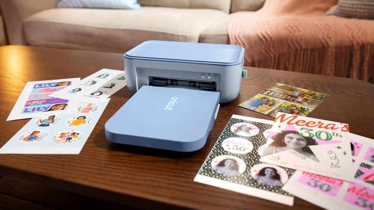 компактное устройство Cricut для печати и резки наклеек